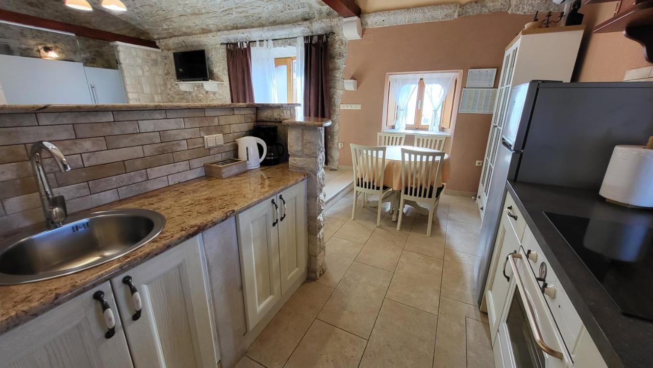 Stone House Apartments Didini Dvori Lumbarda Dış mekan fotoğraf
