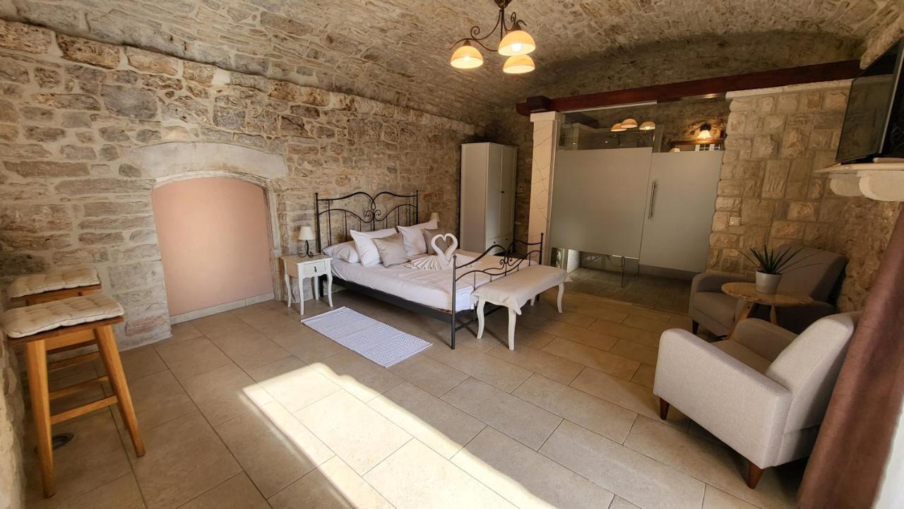 Stone House Apartments Didini Dvori Lumbarda Dış mekan fotoğraf